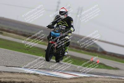 media/Nov-29-2025-TrackDaz (Sat) [[10ae2d9bce]]/B Group/Session 4 (Wheelie Bump)/